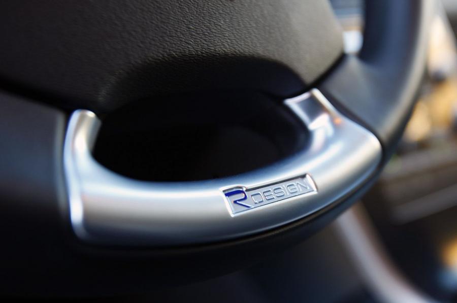  Volvo XC60 R-Design 2011 года  (фото 17 из 32)